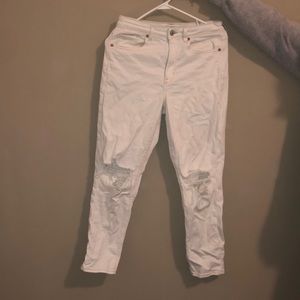 White skinny/straight leg jeans